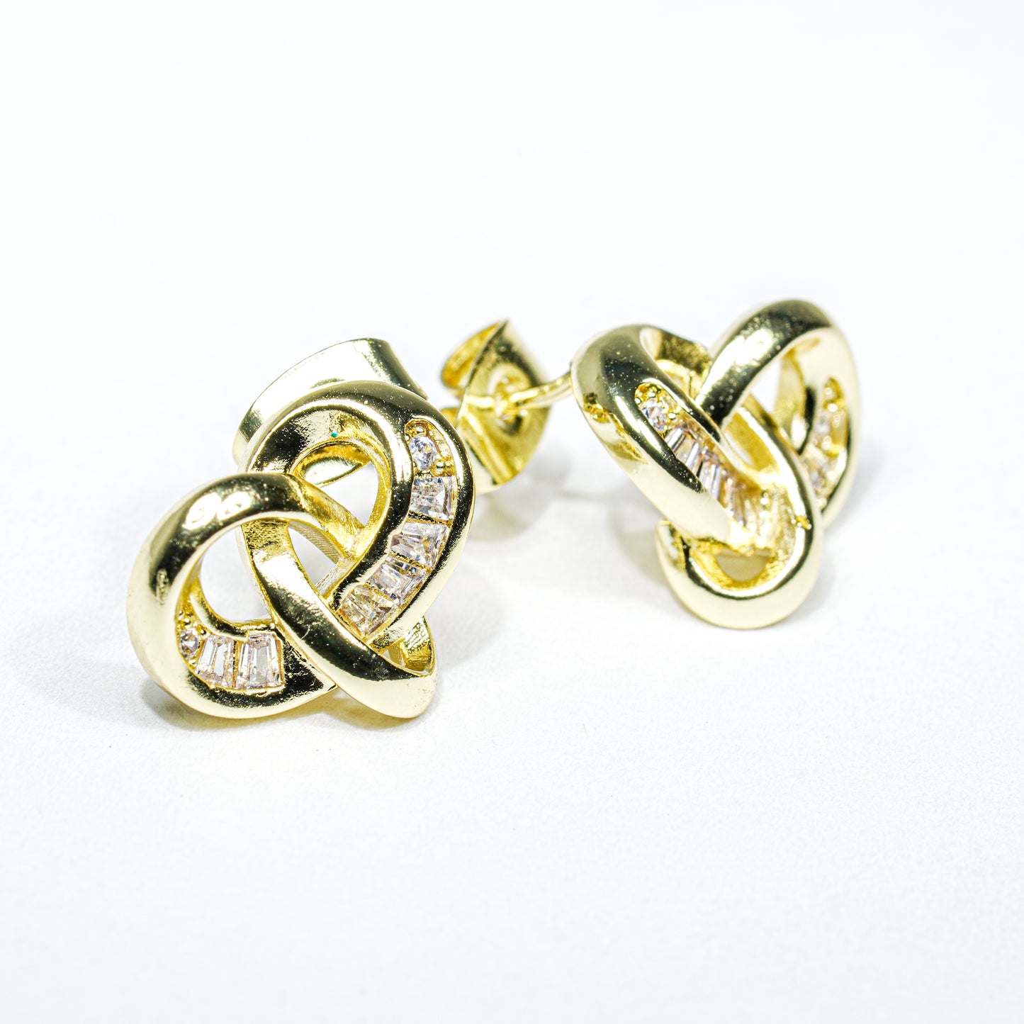 Arete nudo baguette
