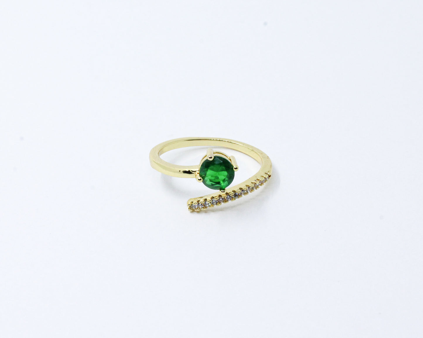Anillo Dorado Monte Piedra Verde Esmeralda