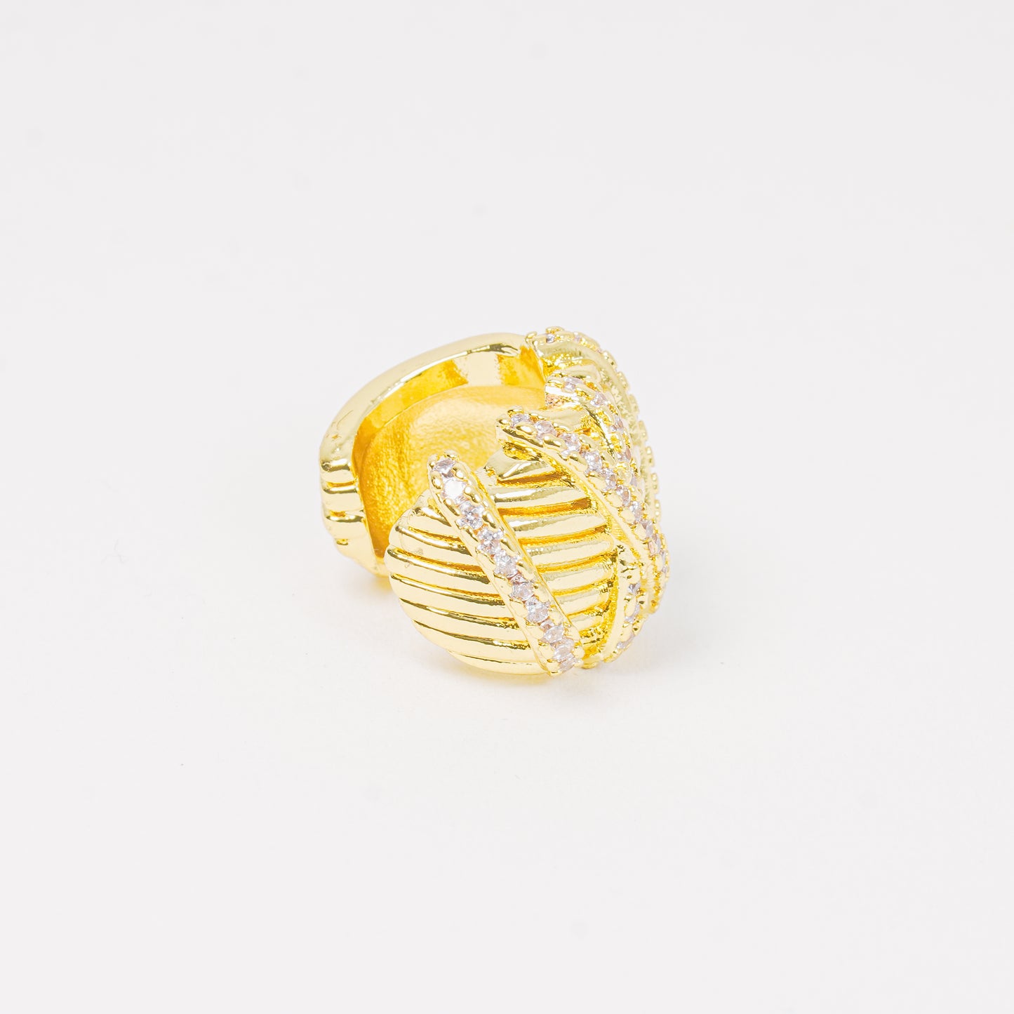 Earcuff dorado entrelazado