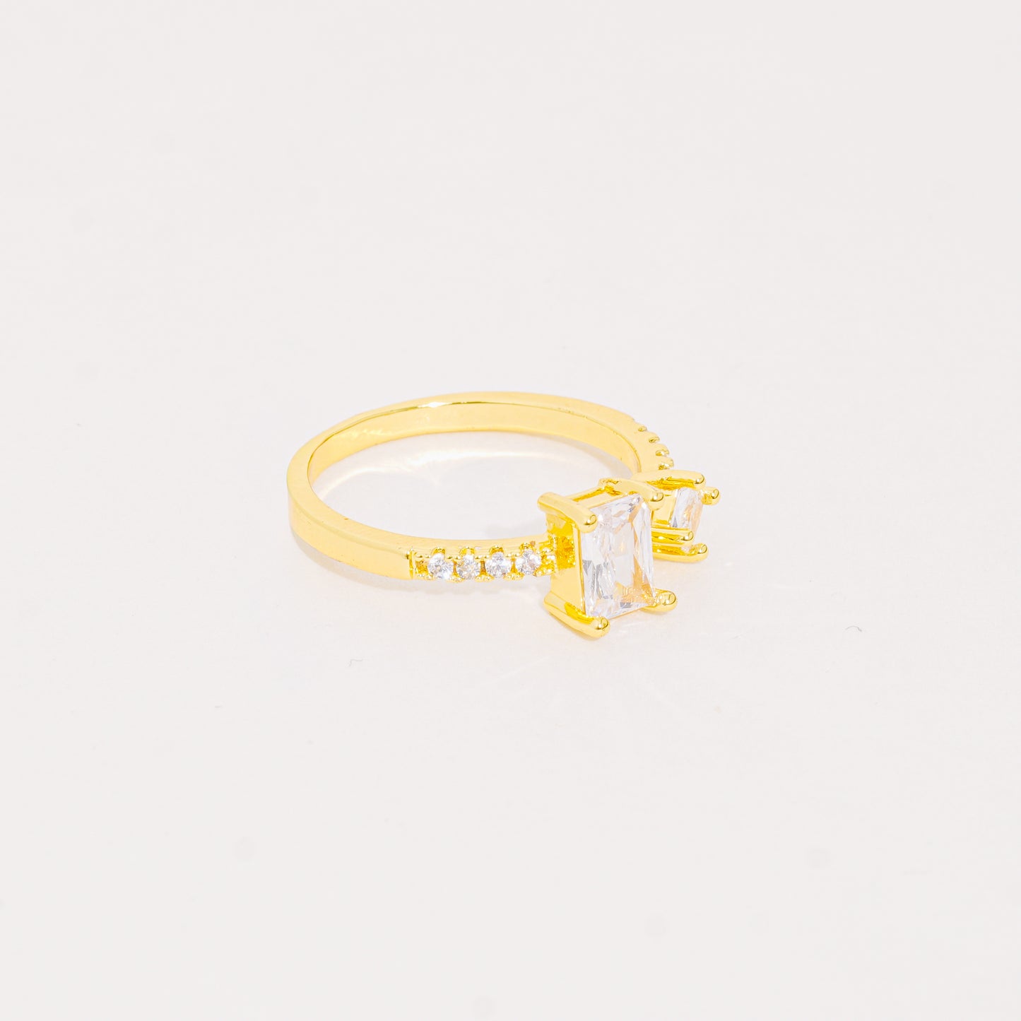 Anillo Dorado Cuadrados Brillantes