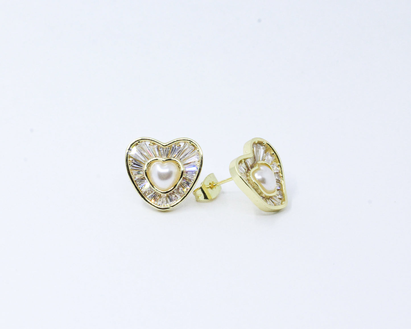 Arete dorado corazón perla