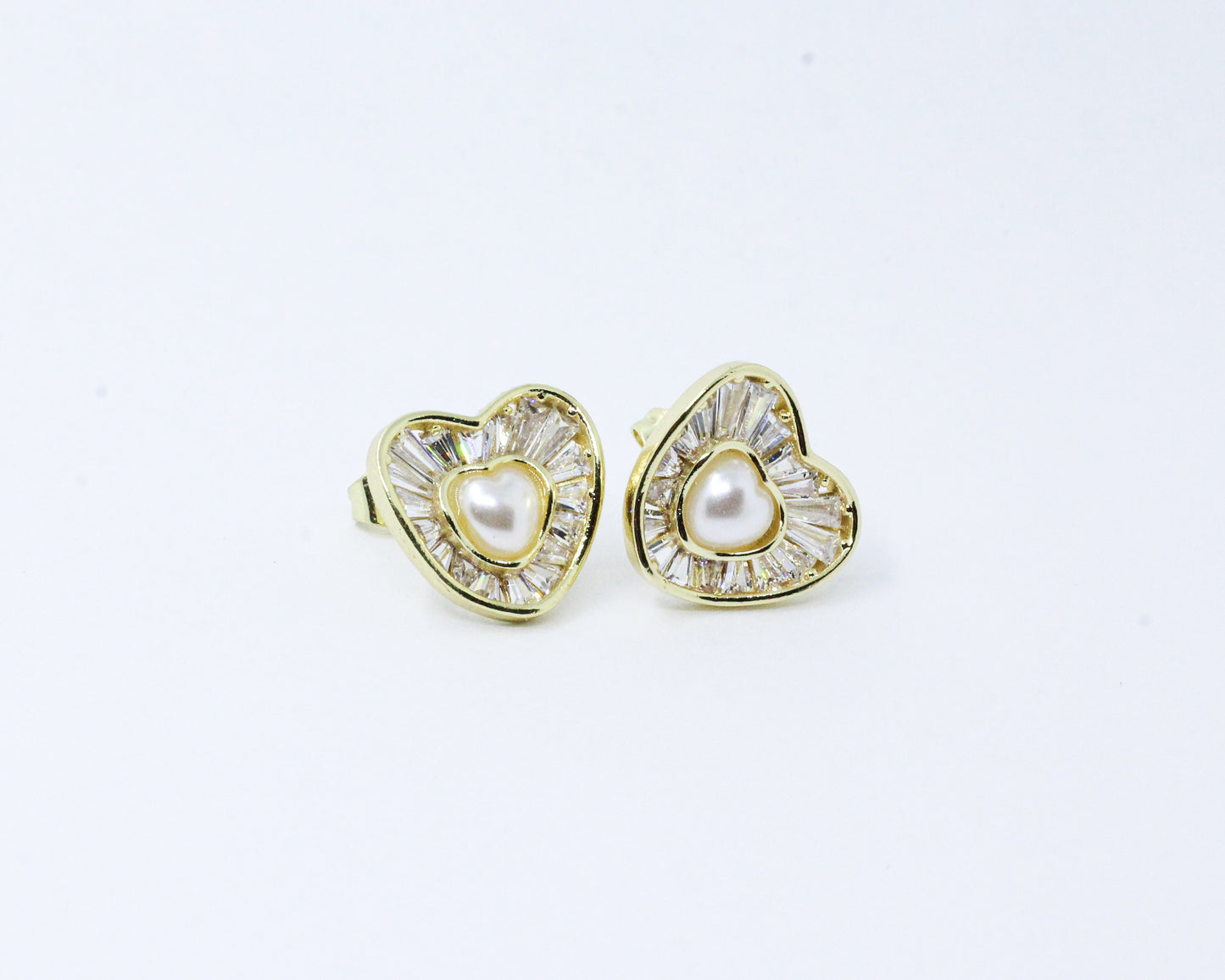Arete dorado corazón perla
