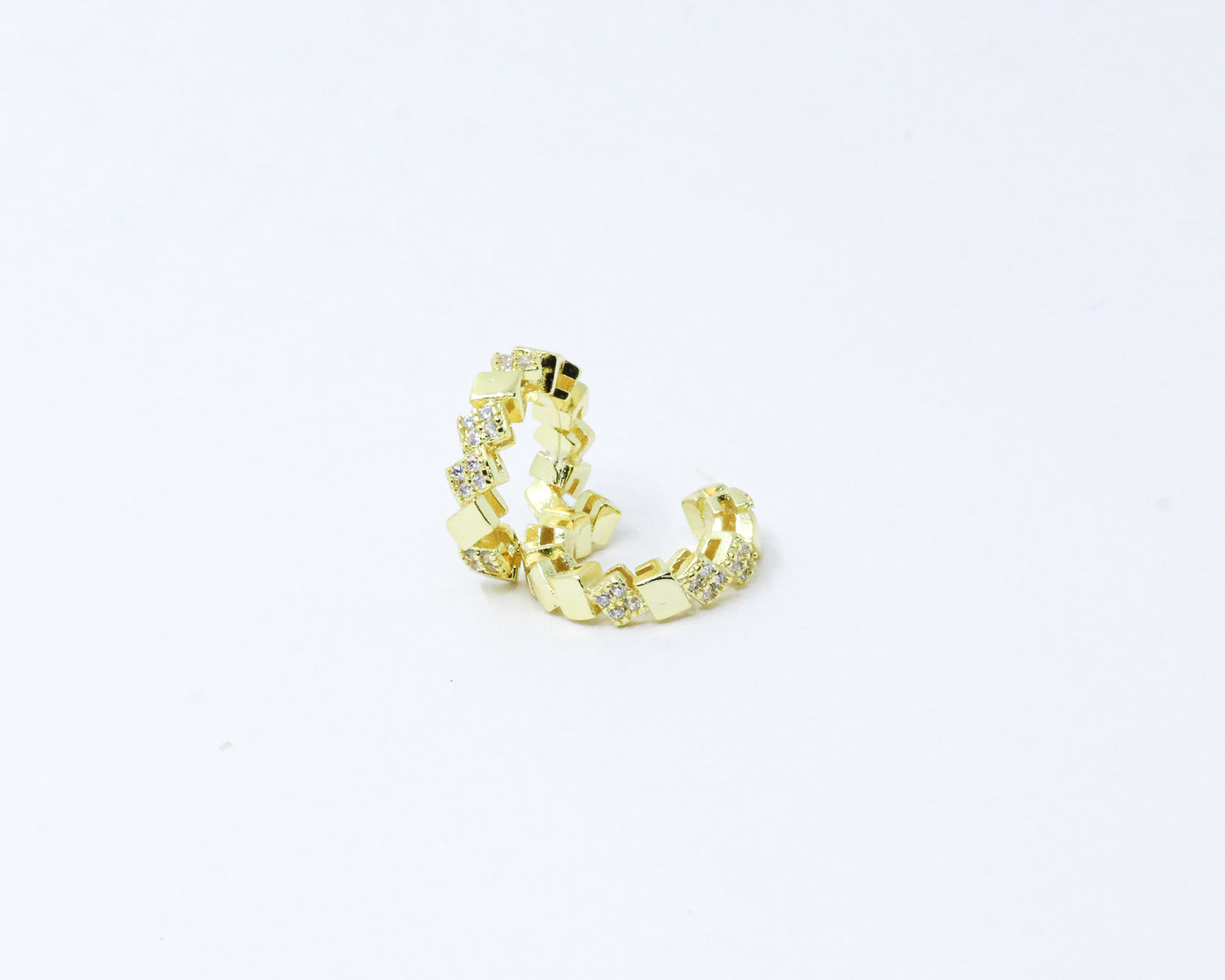 Earcuff Dorado Cuadritos