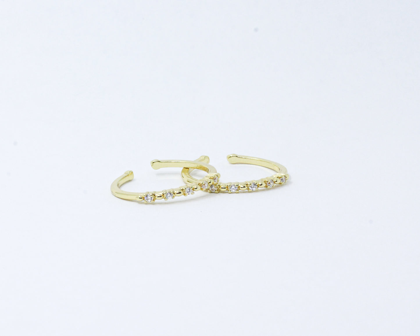 Anillo dorado solitario