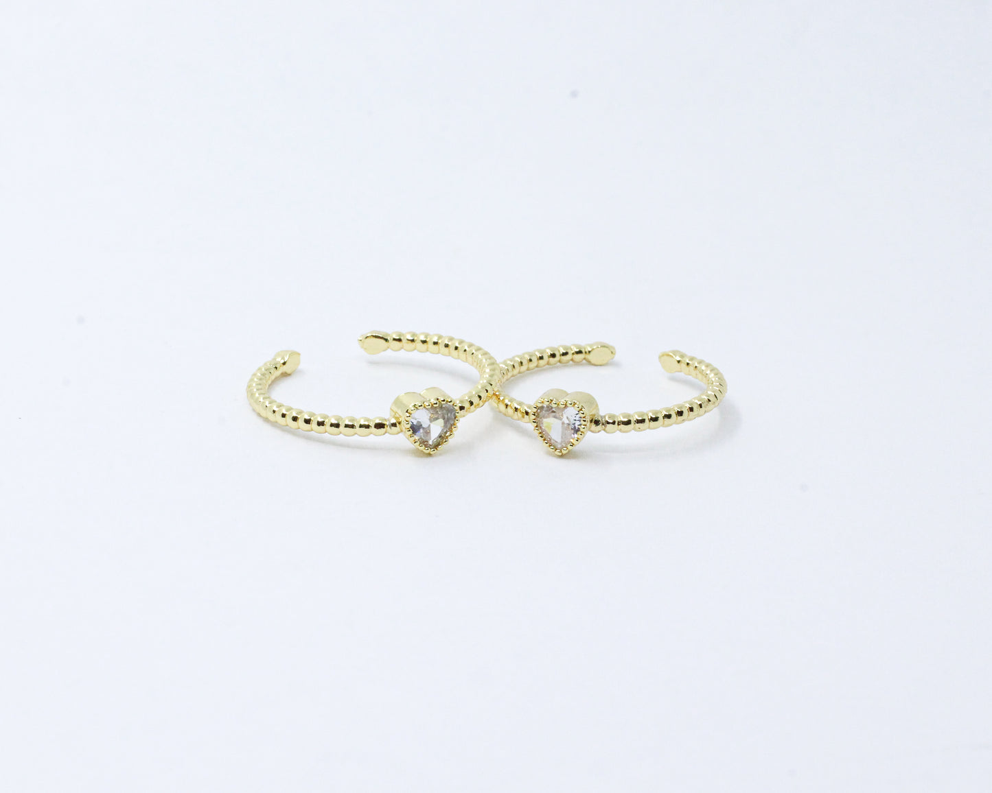 Anillo dorado único corazón