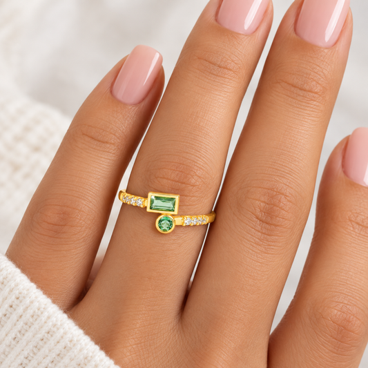 Anillo Dorado Baguette Verde Esmeralda