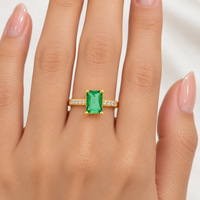 Anillo Dorado Cristal Cuadrado vista 2