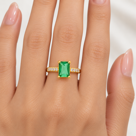 Anillo Dorado Cristal Cuadrado