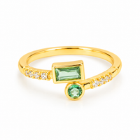 Anillo Dorado Baguette Verde Esmeralda vista 1
