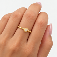 Anillo dorado único corazón vista 3