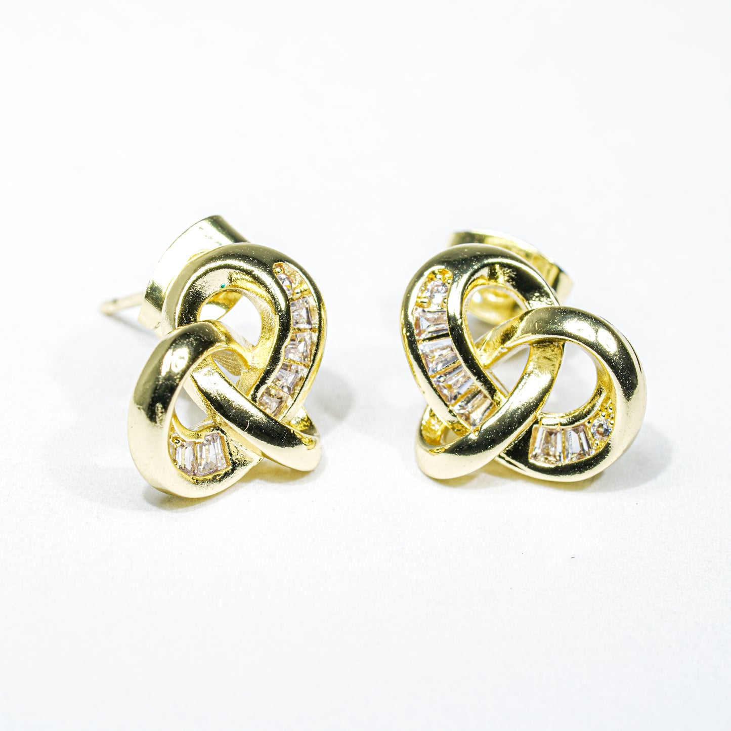 Arete nudo baguette