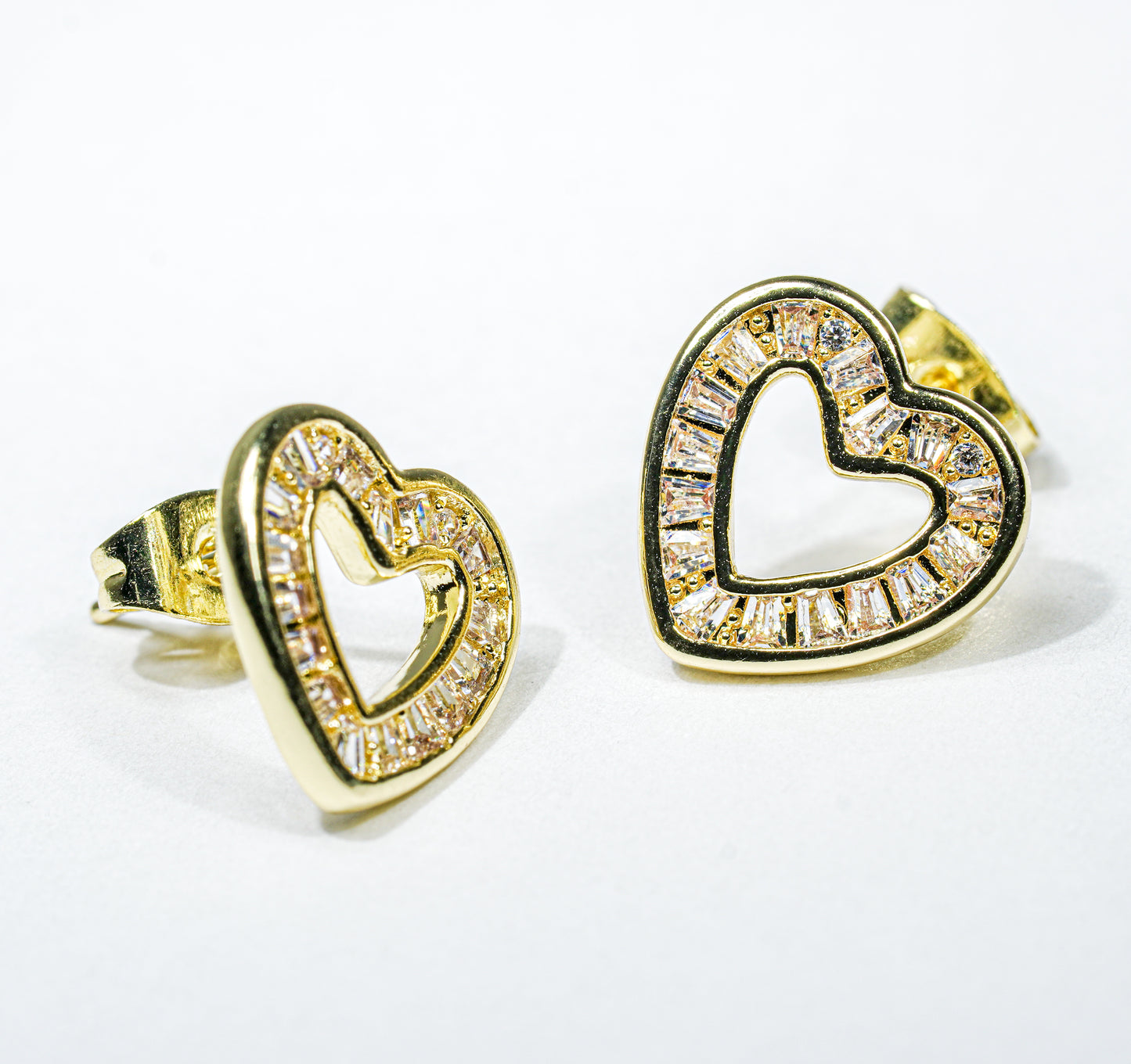 Arete silueta corazón