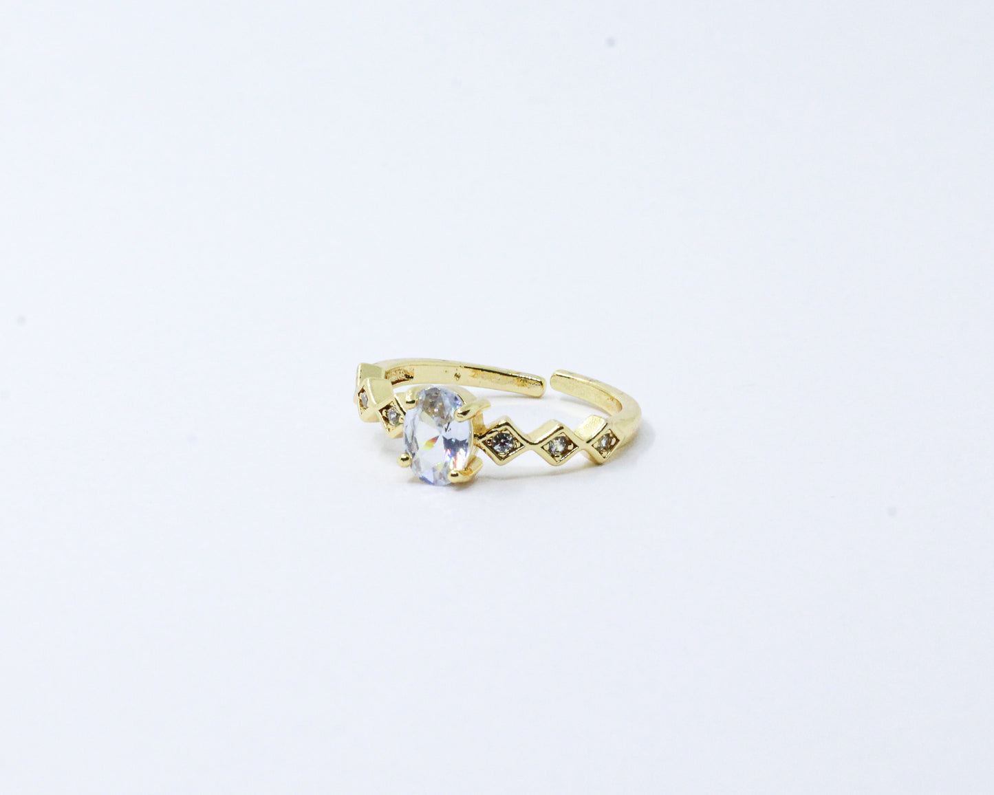 Anillo Dorado Ovalo Esplendor