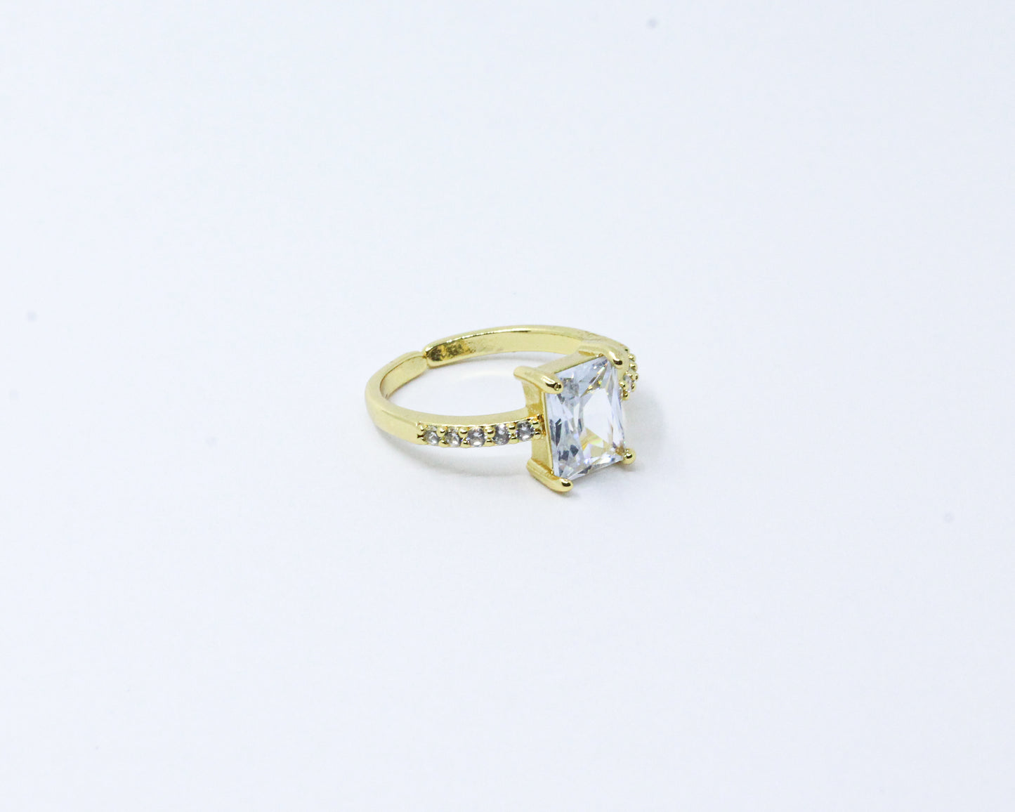 Anillo Dorado Cristal Cuadrado