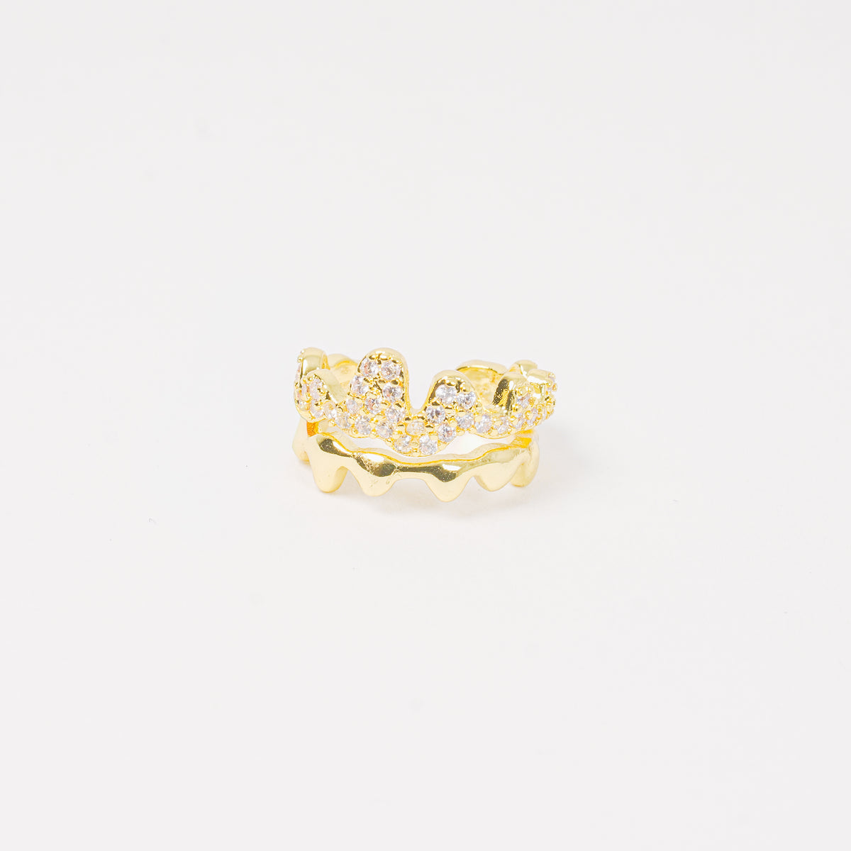Earcuff dorado con siluetas