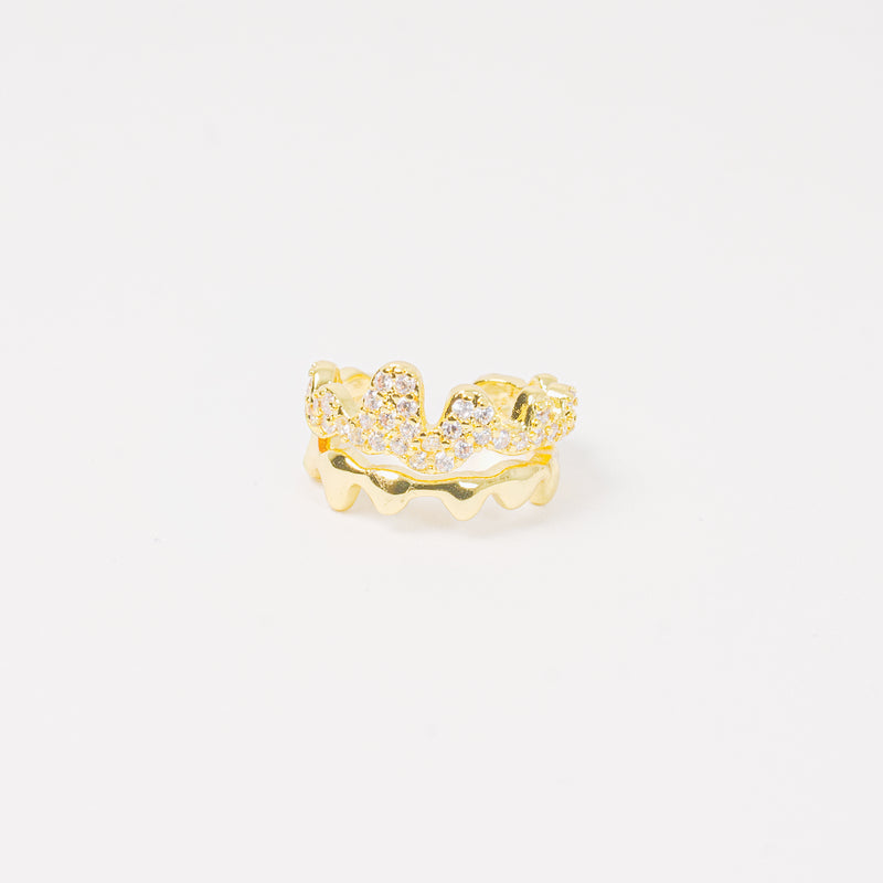 Earcuff dorado con siluetas