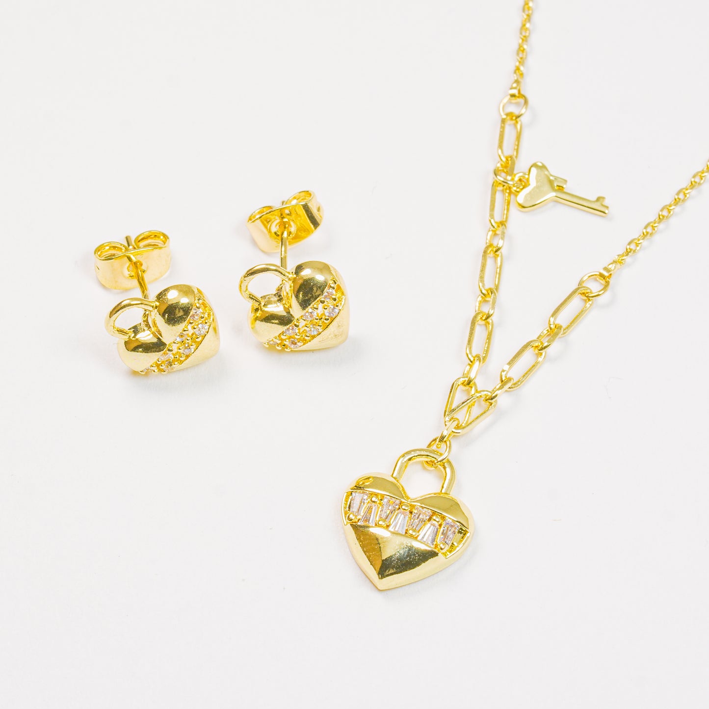 Set Corazón Dorado Con Circones Blancos