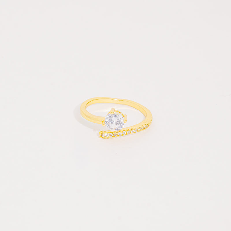 Anillo Dorado Circón Blanco