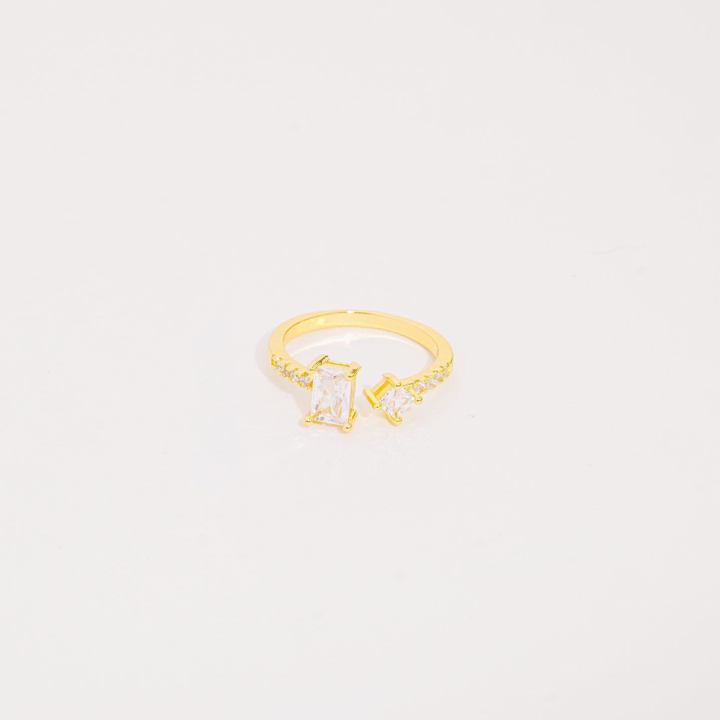 Anillo Dorado Cuadrados Brillantes