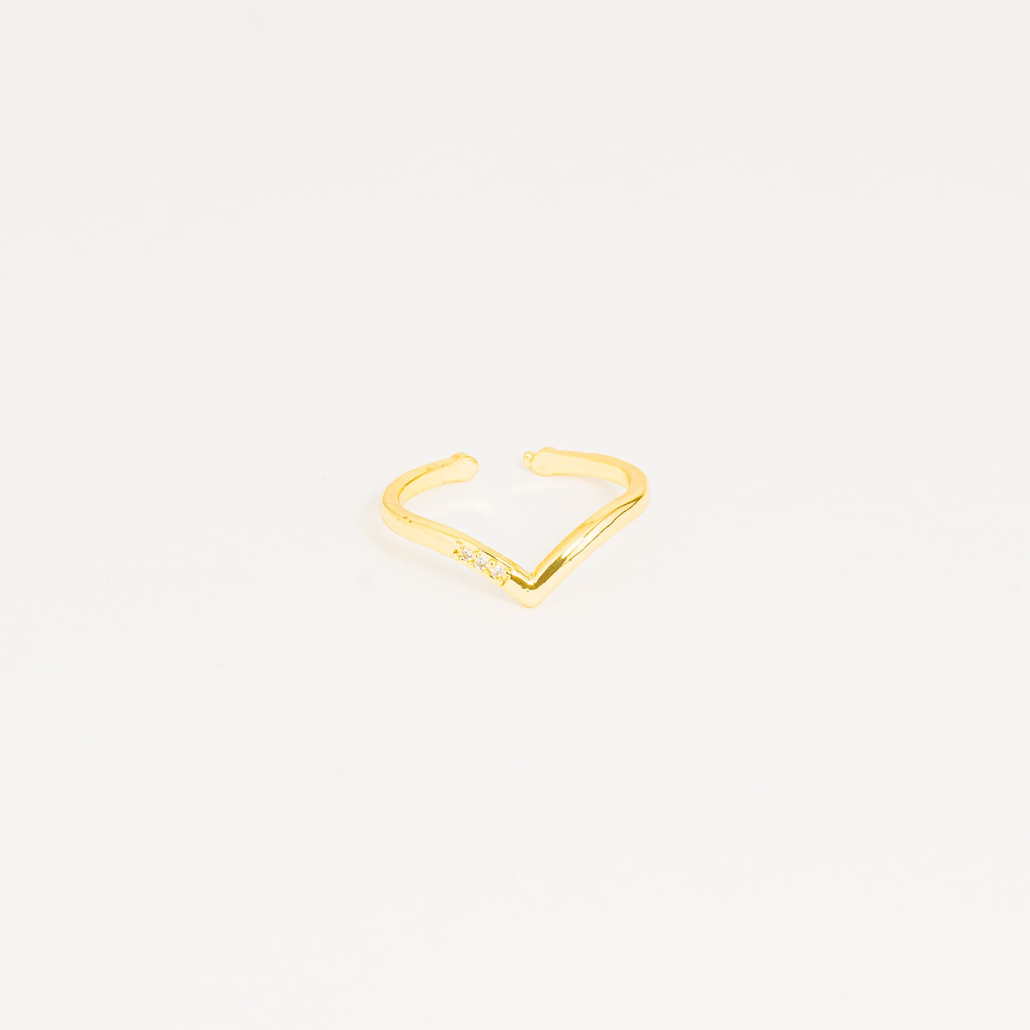 Anillo dorado rústico