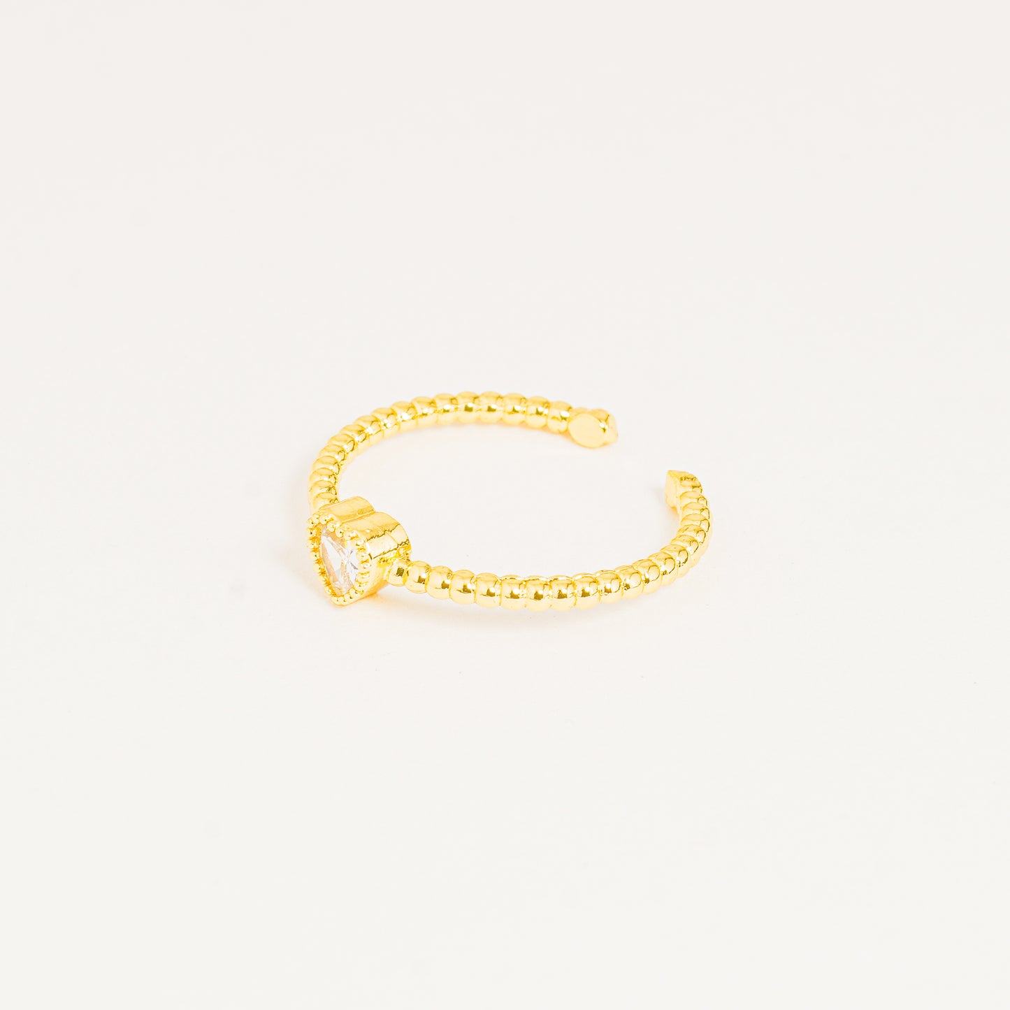 Anillo dorado único corazón