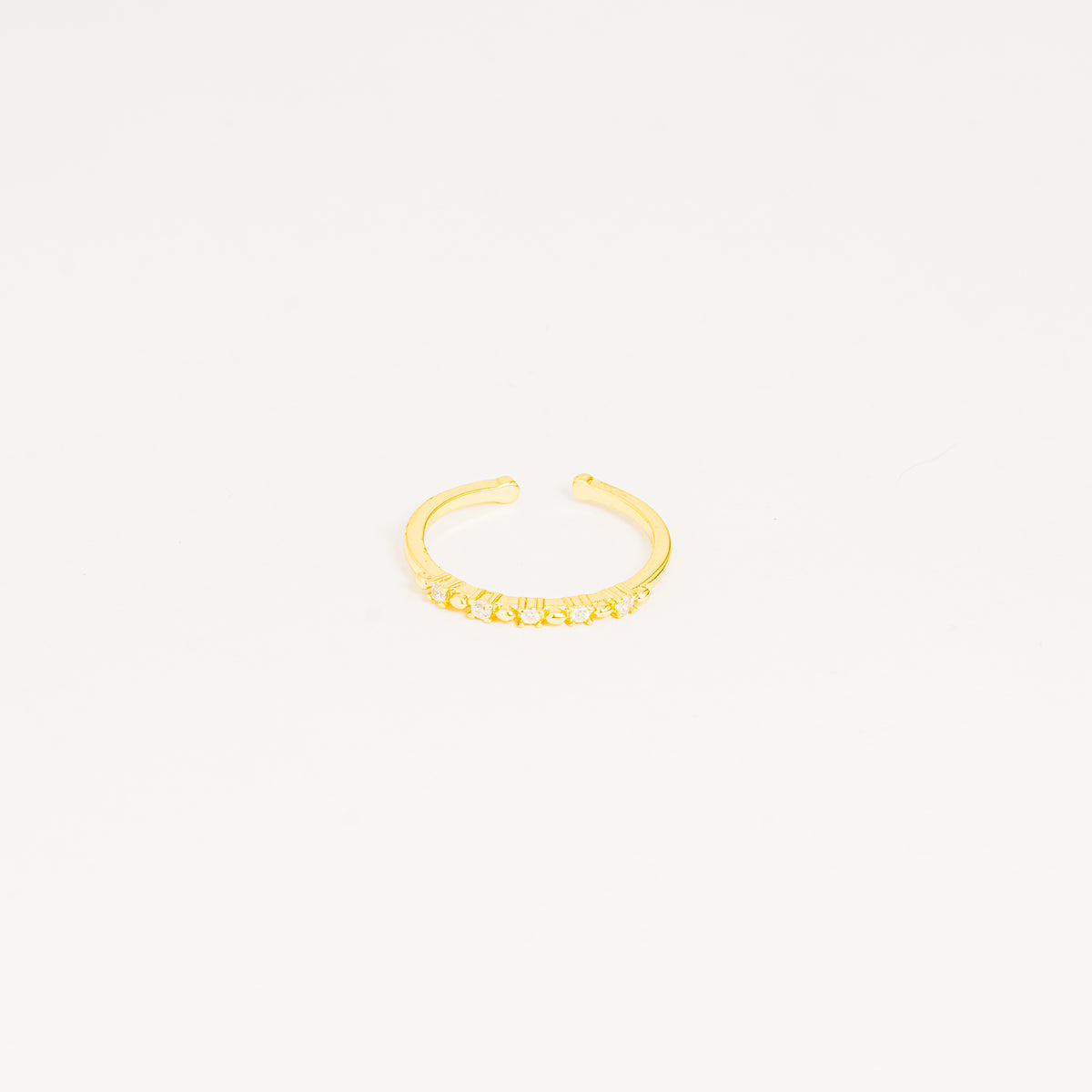 Anillo dorado solitario
