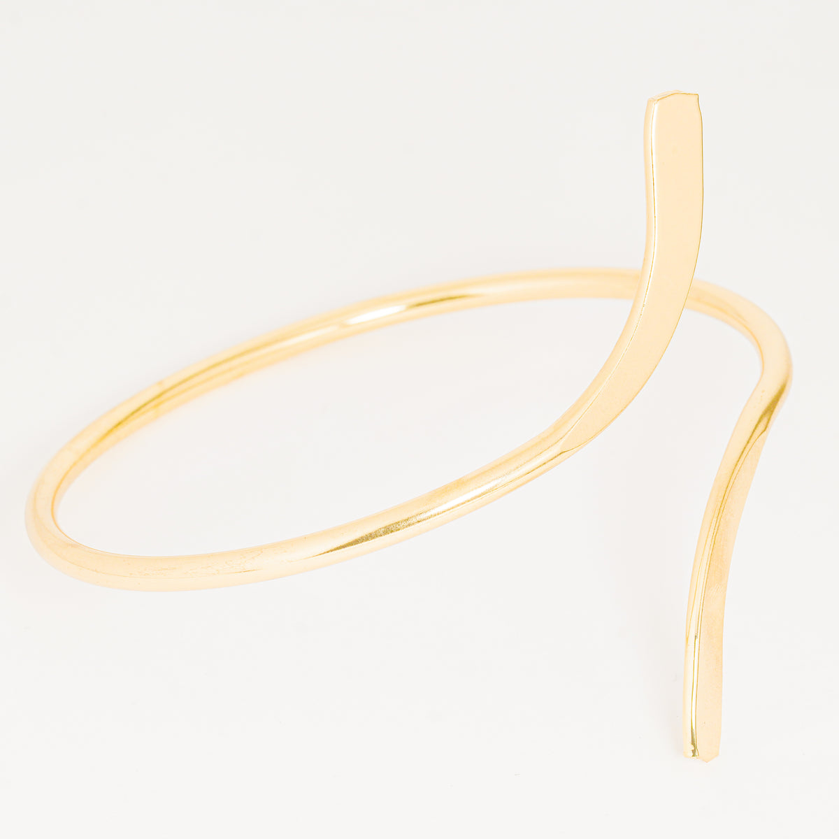 Pulsera Curvada Dorada