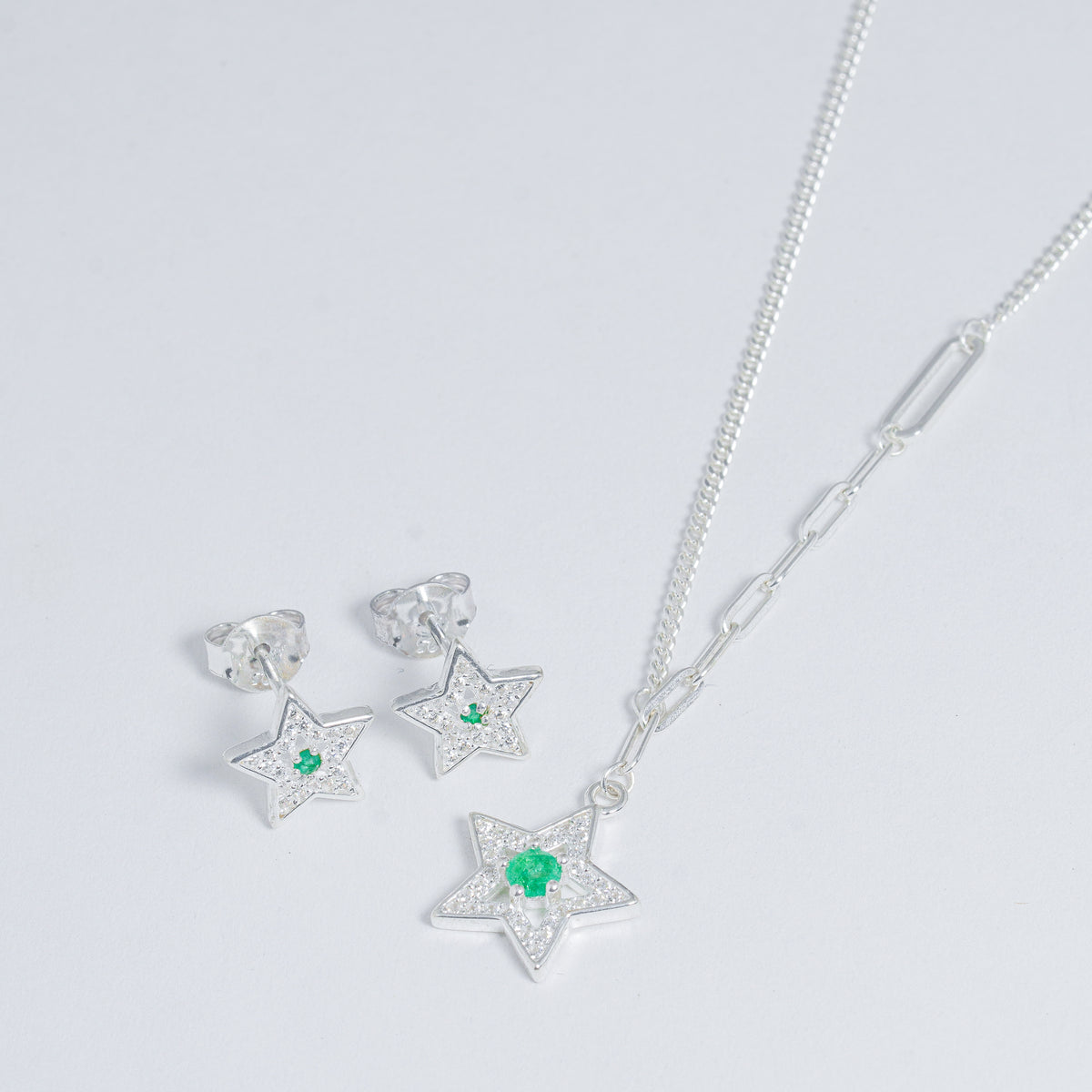 Set De Estrellas En Plata Y Esmeralda