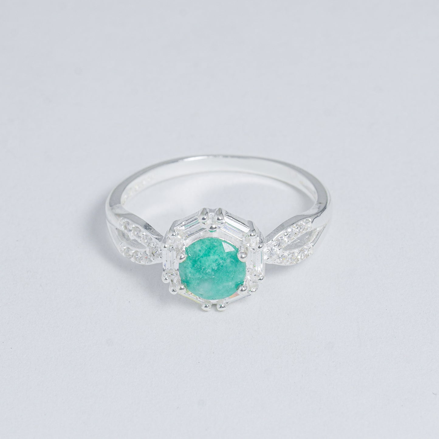 Anillo De Hexágono En Esmeralda