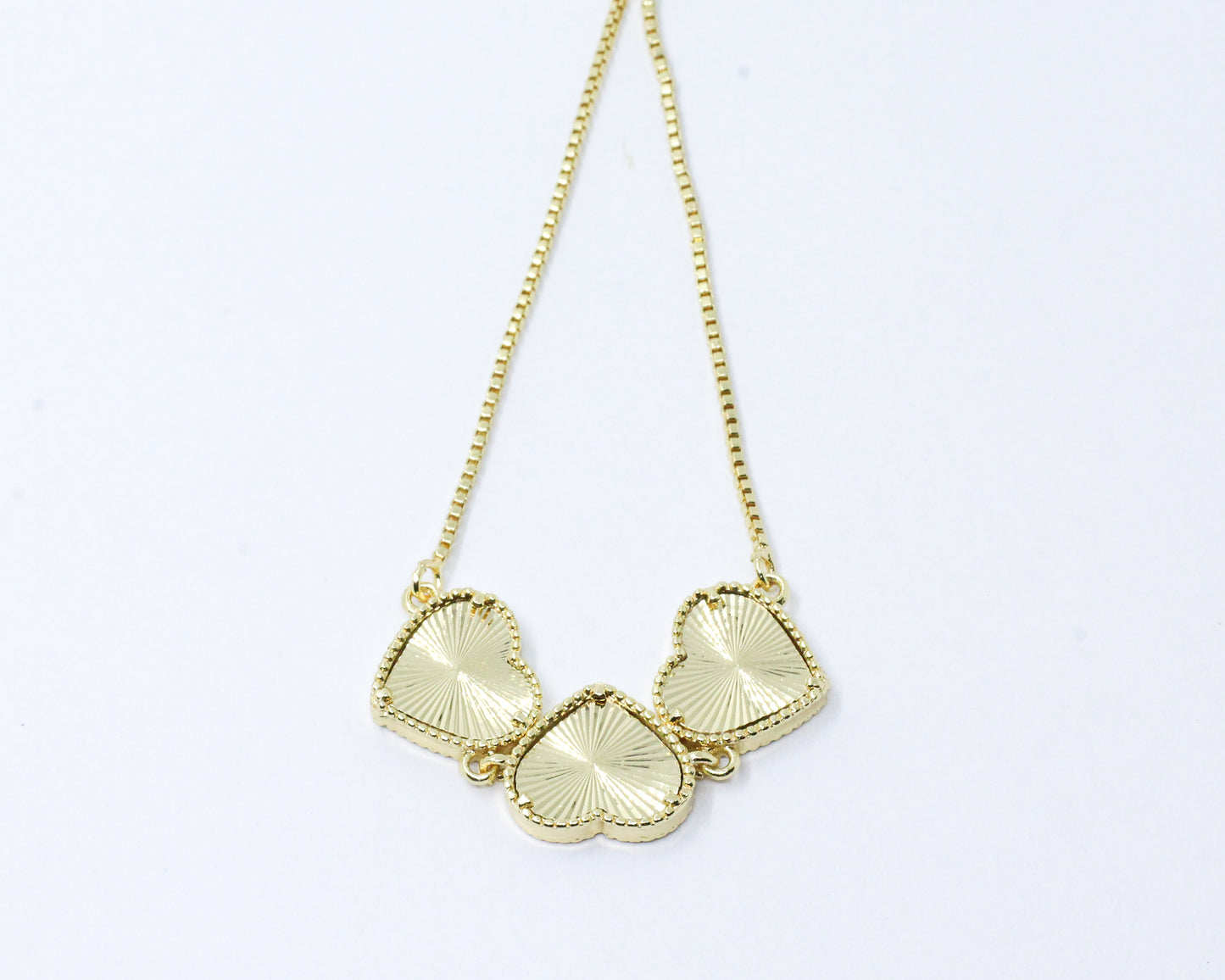 Pulsera Dorada Corazones Diamantados